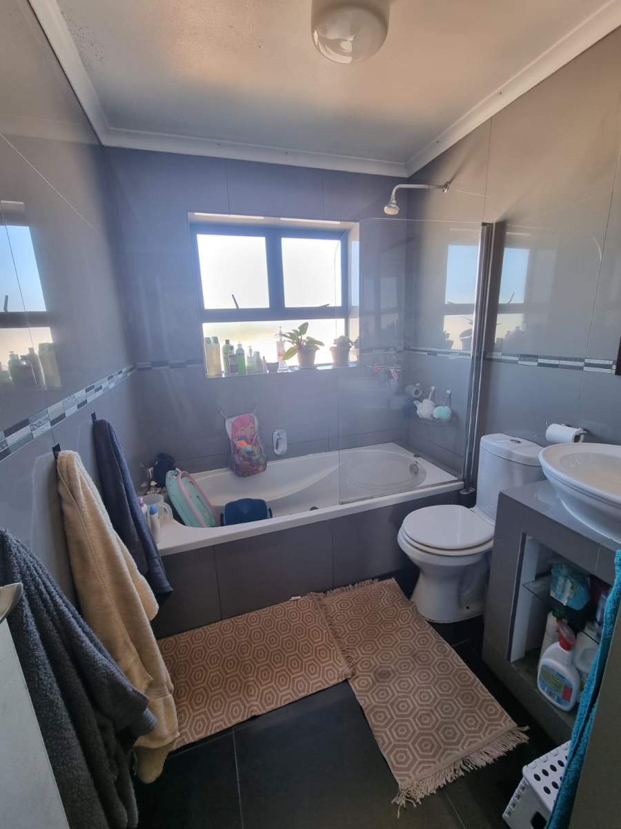 To Let 3 Bedroom Property for Rent in Southfield Western Cape
